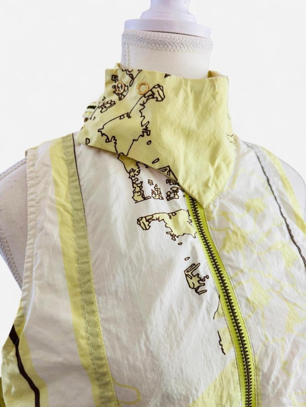 Farm Rio Petite Zip Front Belted Sporty Chic Top - Picture 4 of 8
